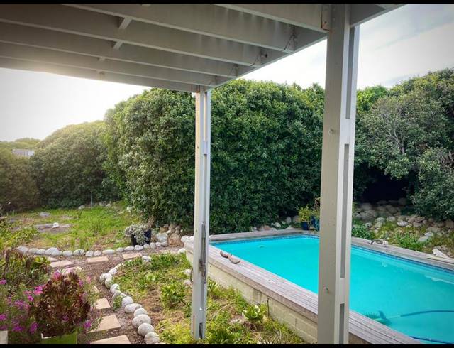 3 BEDROOM PROPERTY TO RENT IN KOMMETJIE